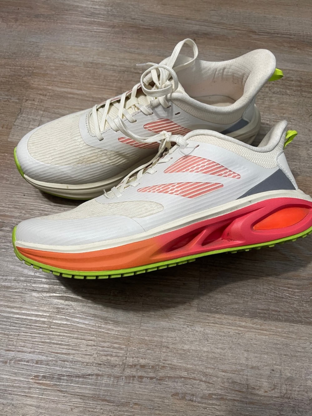 Avia White Sneakers with Coral Accents and Neon Yellow Details - Picture 5 of 5